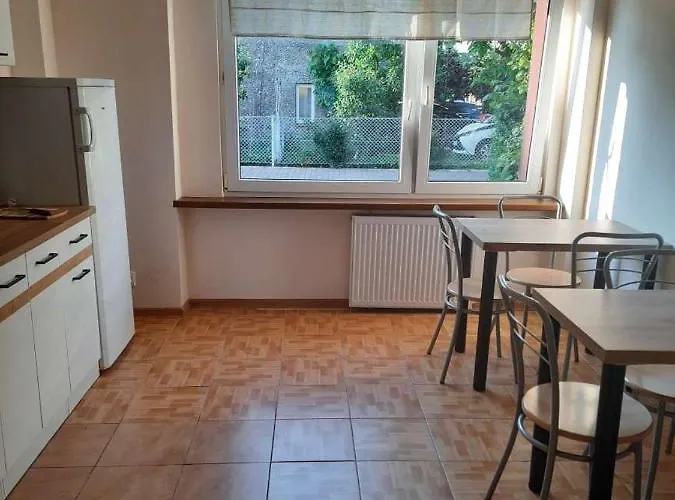 招待所 Emides 波别罗沃