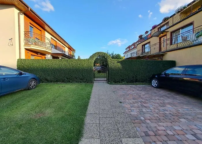 Emides * 波别罗沃